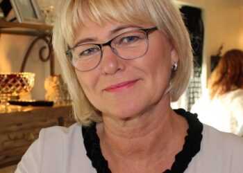 Fjöldi barna býr við efnislegan skort og mörg dæmi um sárafátækt