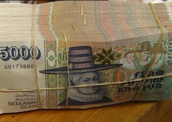 Þjóðarsátt um okurvexti?