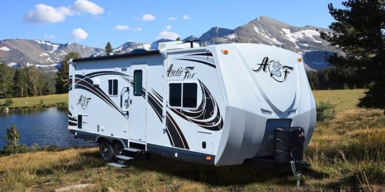 Öll réttindi þurfa að vera í lagi til að mega aka um með stór hjólhýsi