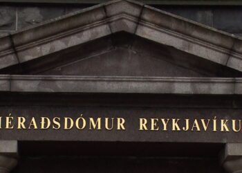 Ríkið afli tekna og auki velferð