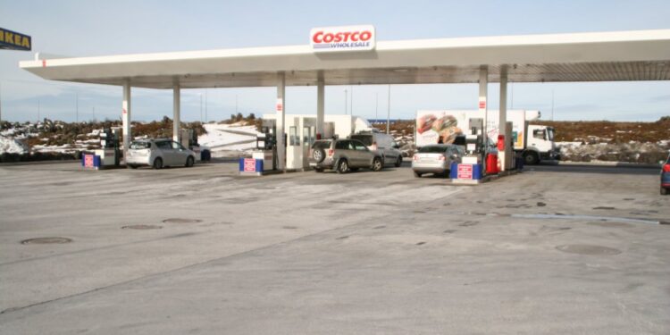 Ríkið afli tekna og auki velferð