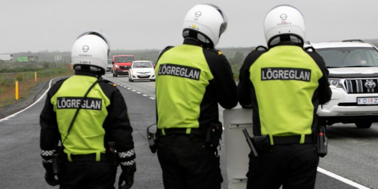 Tveir handteknir vegna andláts á Selfossi