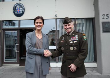 Hershöfðingi NATO í heimsókn á Íslandi