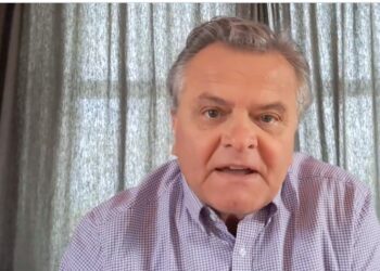 ,,Við eigum 900 milljarða en lepjum dauðann úr skel“