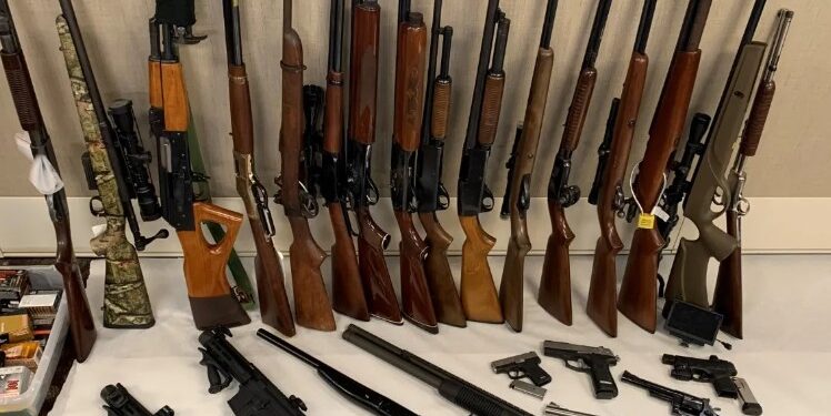 Allt að 40% sögðust hafa aðgang að skotvopnum