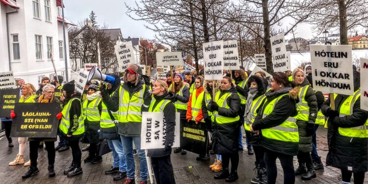 Úrsögn úr Starfsgreinasambandinu samþykkt með miklum meirihluta