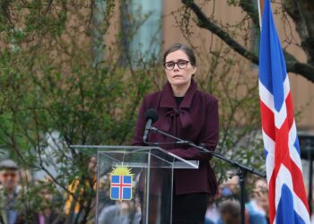 ,,Hver við erum við og hver viljum við vera?“