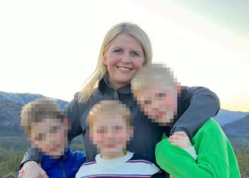 Handtökuskipun á móður sem nam börn á brott af heimili föðurs