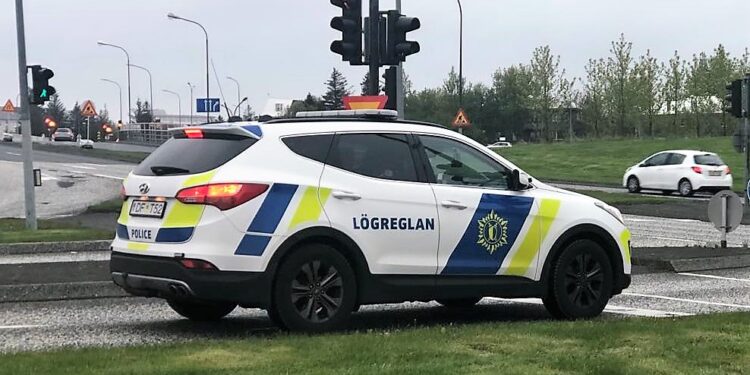 Níu handteknir vegna innflutnings á kókaíni