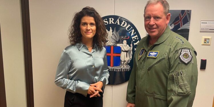 Yfirmaður flugherstjórnar í heimsókn á Íslandi