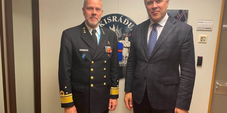 Ráðherra fundaði með formanni hermálanefnar NATO