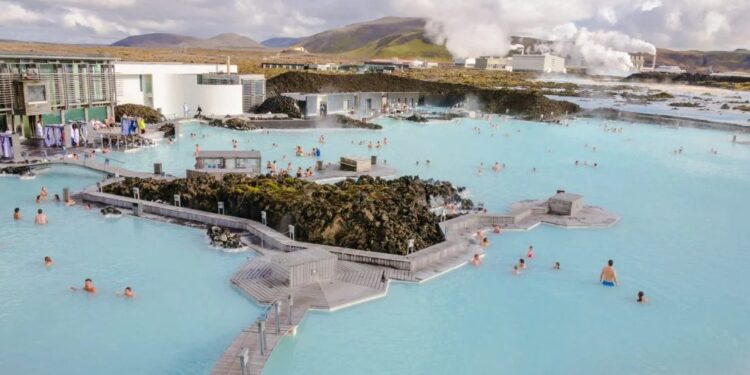 Sóttu óttaslegna gesti á hótelið við Bláa lónið