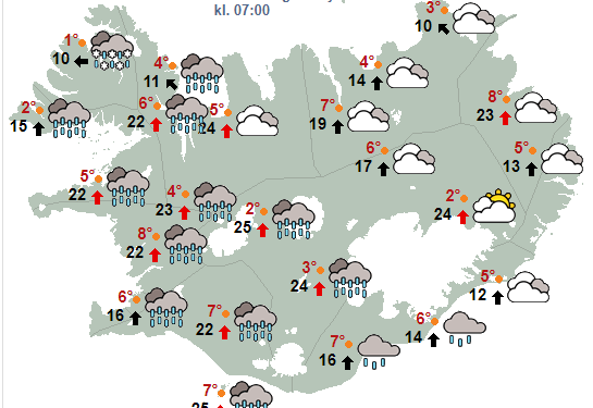Gengur í sunnan hvassviðri eða storm