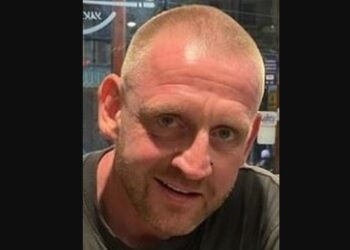 Interpol lýsir eftir Pétri Jökli Jónassyni