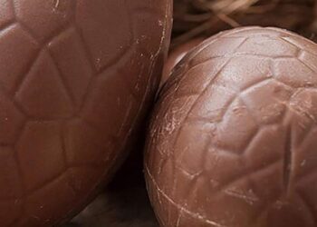 Margar verslanir keppast um lægsta verðið á páskaeggjum