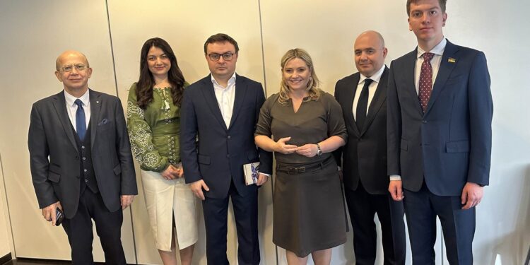 Úkraínskir þingmenn heimsóttu menningar- og viðskiptaráðuneytið