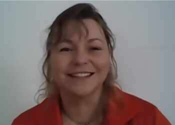 Olga dóttir Einars miðils í viðtali við Gísla Hvanndal – MYNDBAND