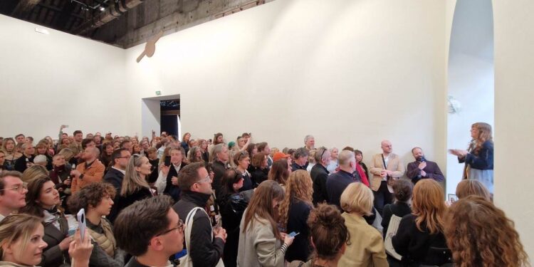 Hildurgunnur opnar fyrir fullu húsi í Feneyjum