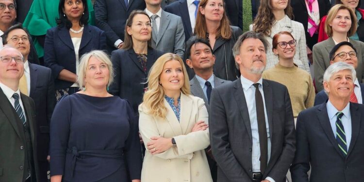 Áslaug Arna ræddi gervigreind á ráðherrafundi OECD