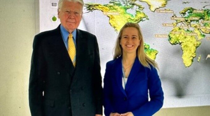 HALLA HRUND  & REFSKÁK  ÓLAFS RAGNARS – ,,Spilling fyrir allra augum“