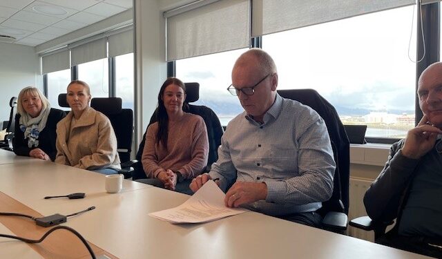 Starfsmenn fjármálafyrirtækja semja um stöðugleika