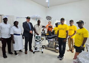 Opnun á skurðstofu til meðhöndlunar fæðingarfistils í Síerra Leóne