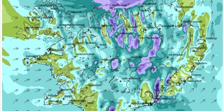 Lægð nálgast úr suðaustri