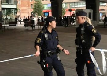 Svo þetta venjulega: Skotárásir, manndráp og sprengjuleit á járnbrautarstöðinni í Stokkhólmi…