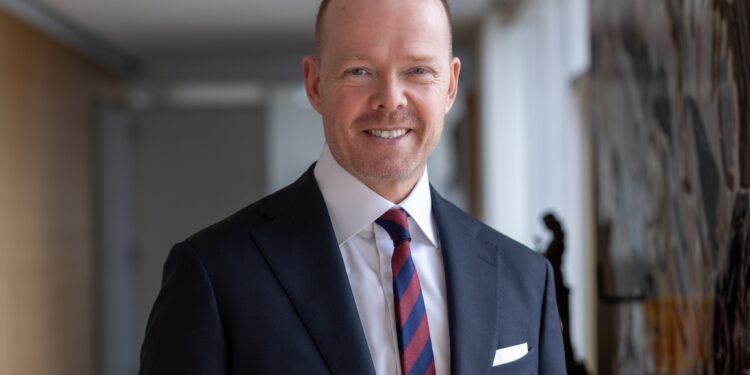 Arnar Þór Jónsson, hæstaréttarlögmaður stofnar Lýðræðisflokkinn