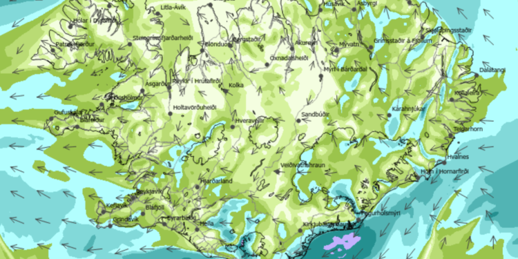 Lægð nálgast úr suðri