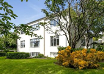 Fyrrverandi starfsmaður Kaupþings keypti embætt­is­bú­stað bisk­ups Íslands