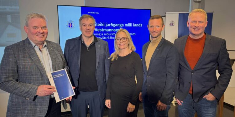 Starfshópur leggur til þrepaskipta rannsókn til að meta fýsileika jarðganga milli lands og Vestmannaeyja