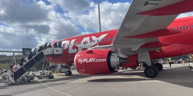 Forsetinn hvattur til að stöðva hvalveiðar