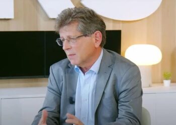 Þjóðhagfræðingur varar við áhættu fjárfestinga í „grænum iðnaði”