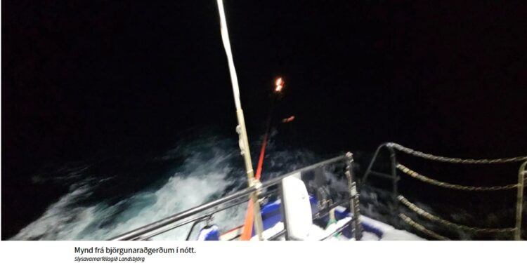 Fjórir um borð í fiskibát með bilaða vél