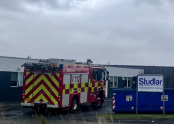 Opið bréf til Bjarna Bene­dikts­sonar: Bruninn á Stuðlum: Hver ber á­byrgð?