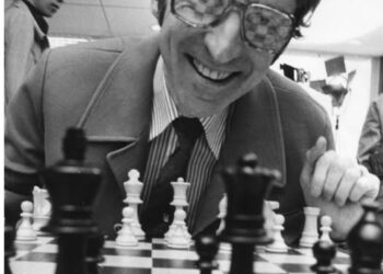 90 ára afmælisár Friðriks Ólafssonar – Magnus Carlsen orðaður