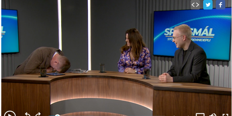 Stefán Einar fékk hláturskast og gekk út úr þættinum
