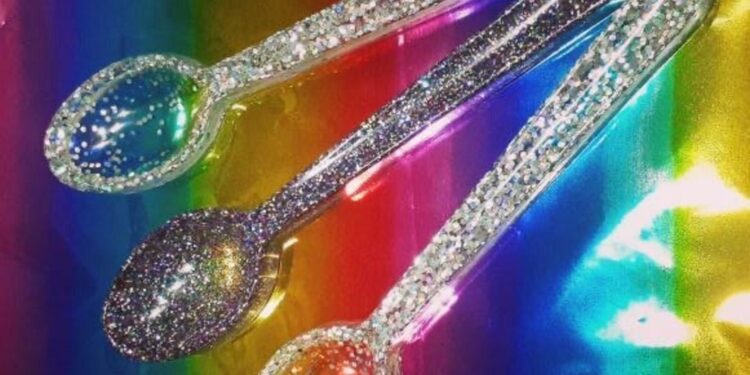 Samband Frekra Silfurskeiðunga! – ,,Með troðfullan kjaftinn af silfurskeiðum og gargar“