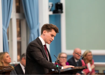 Fyrrverandi ráðherrar og þingmenn náfölir og skelkaðir