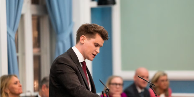 Fyrrverandi ráðherrar og þingmenn náfölir og skelkaðir