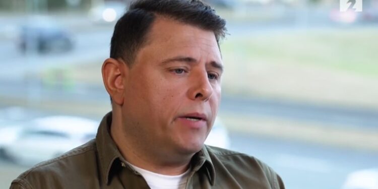 Börn í Breiðholti vopnuð exi og hnífum