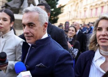 Af harðstjórn í Rúmeníu og alræðisstjórn Evrópu