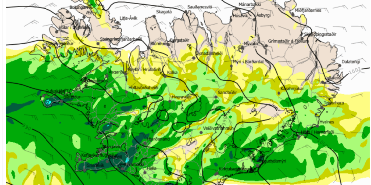 Vaxandi lægð nálgast landið