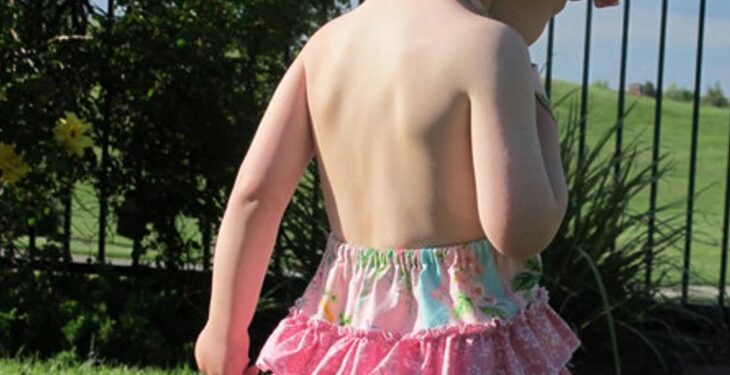 „Mamma segir mér að ég sé stelpa“ – hefur frá tveggja ára aldri klætt hann í kjóla og lakkað neglur