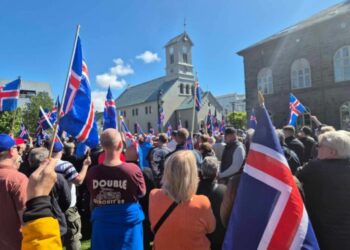 Hver gaf Rúv leyfi til að skipta um þjóð …