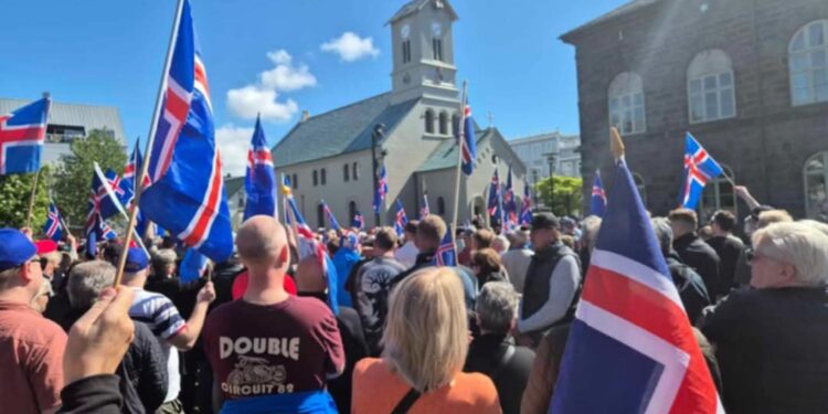 Hver gaf Rúv leyfi til að skipta um þjóð …