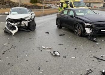 Þrefalt verð á bílatryggingum á Íslandi