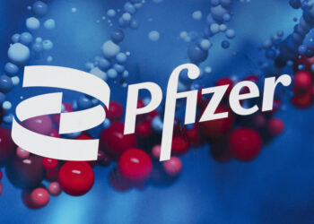 Rannsókn sýnir að Pfizer-bóluefnið hafi tengst hundruð þúsunda dauðsfalla