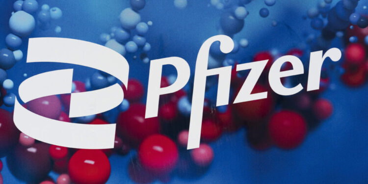 Rannsókn sýnir að Pfizer-bóluefnið hafi tengst hundruð þúsunda dauðsfalla